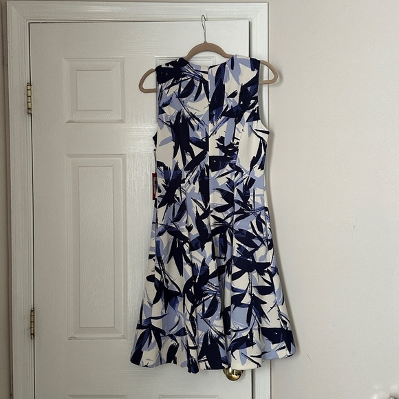 Brand New Vince Camuto Floral Printed Fit-&-Flare Dress for Woman SIze 10 White - Picture 8 of 12